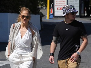 Nicsak, kik járnak újra!