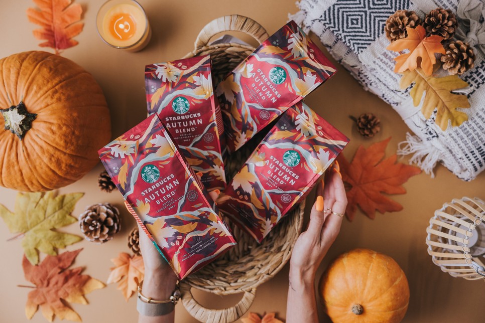 A Pumpkin Spice Latte és a többi sütőtökös finom kávé is vár a Starbucks kávézókban