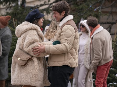 5 könnyed és romantikus sorozat, ha imádtad az Emily Párizsbant