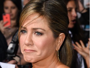 Így veri át Jennifer Aniston a riportereket