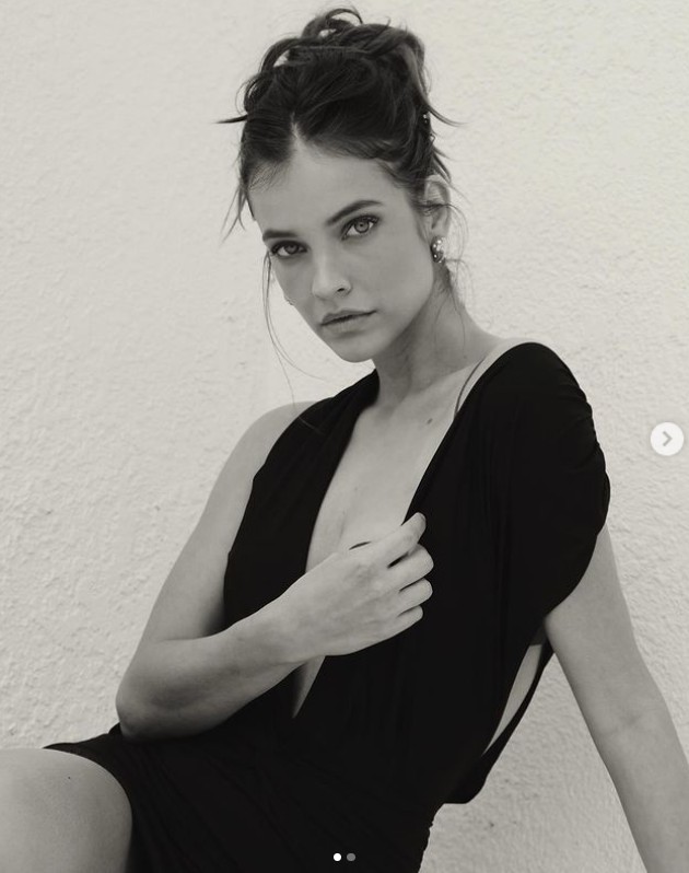 Palvin Barbit ritkán látni ilyen mély dekoltázzsal