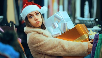 Karácsony ajándékhalmok nélkül? Miért lehet ez a 2025-ös ünnep trendje