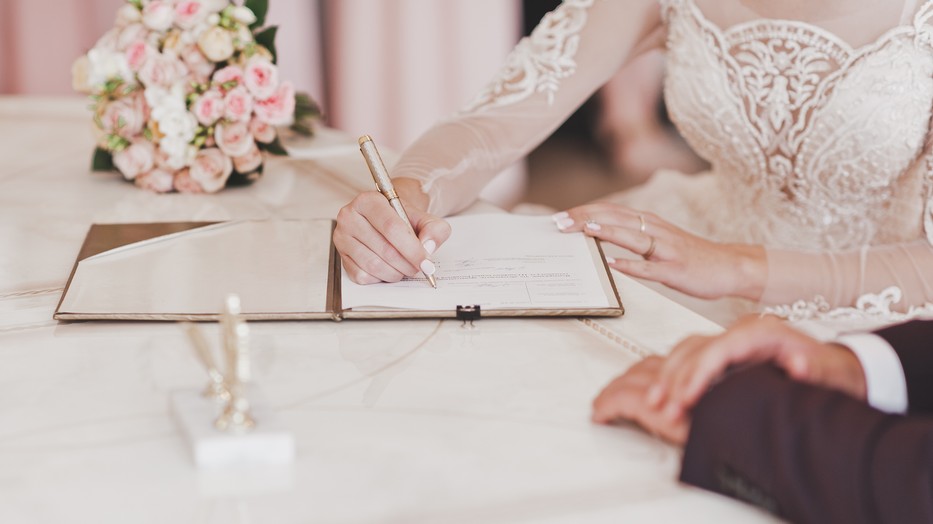 Te aláírtad volna ezt a házassági szerződést?