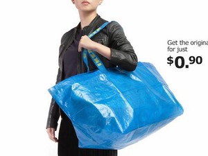 Nincs vége! A kék Ikea-táskának olyan reklámot csináltak, hogy mindenki leborul előtte