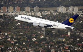 Megérkezett az Airbus 380 Budapestre