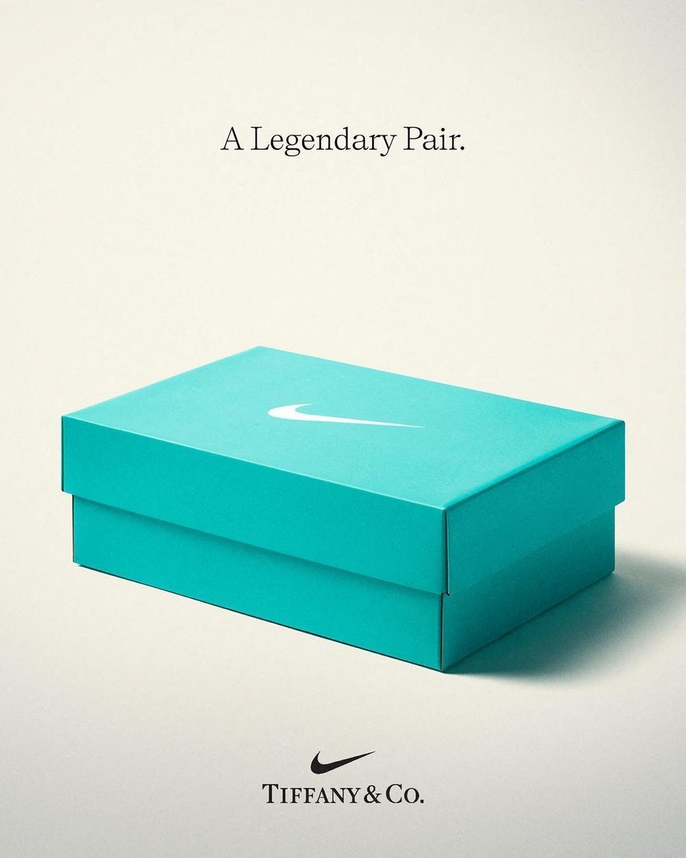 A kollaboráció hirdetése a Tiffany-kék, Nike logós cipősdobozzal indult