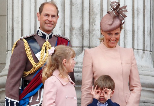 Akár ikrek is lehetnének! Elképesztő, mennyire hasonlít a kis Lajos herceg erre a családtagra