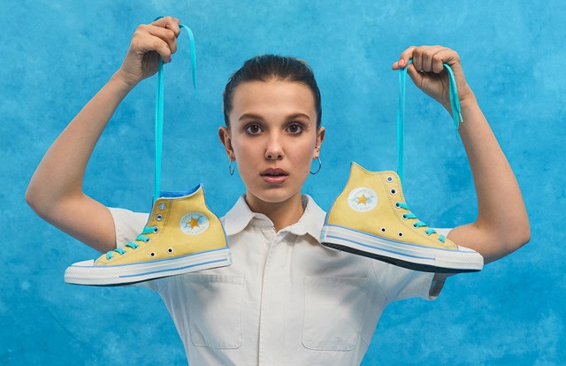 Millie Bobby Brown a Chuck Taylor All Star saját változatával