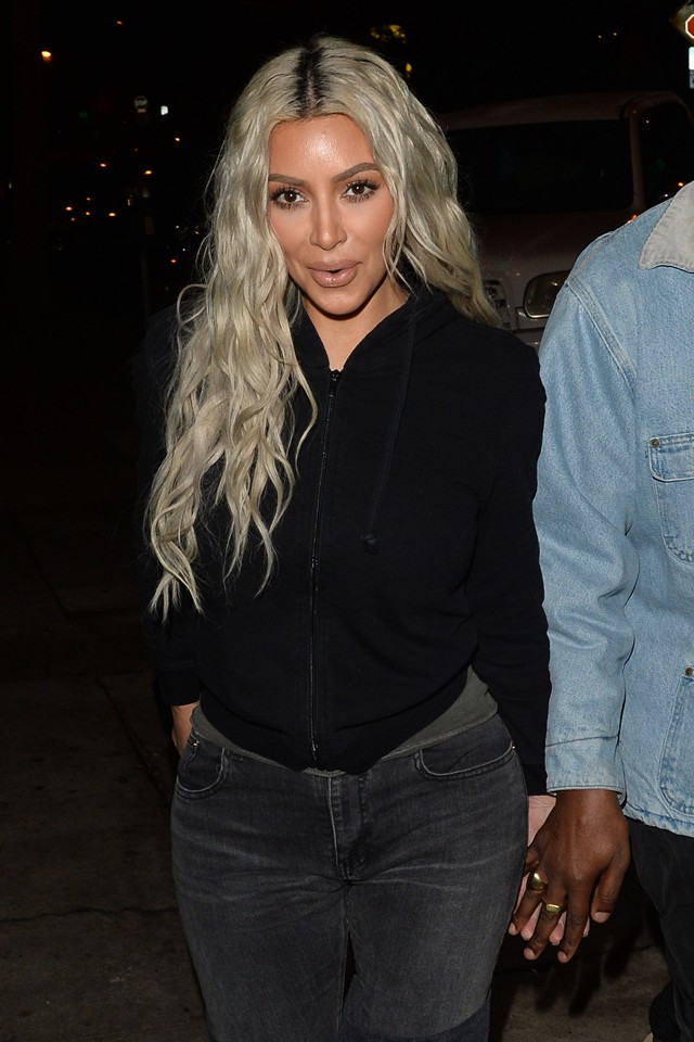 Kim Kardashian göndör haj