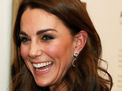 Kate Middleton ismét magára öltötte ezt a meseszép McQueen ruhát, nem véletlenül