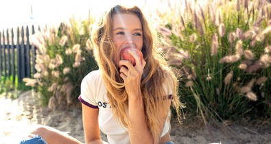 Csupán ennyit kell tenned közvetlenül az étkezés után: a fogaid fehérebbek lesznek tőle, mint valaha