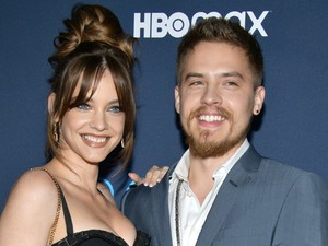 Palvin Barbara elsírta magát Dylan Sprouse romantikus ajándékán