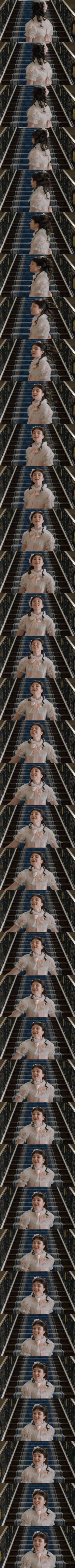 Színészkarrierje előtt nagynénje kanapéján aludt és rengeteg dologba belekóstolt annak érdekében, hogy eltartsa magát. Öt év alatt dolgozott kocsmában, sétáltatott kutyákat, szerepelt reklámokban és telemarketinges is volt.