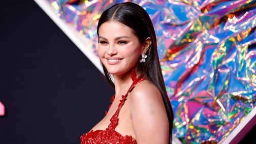 Selena Gomez olyan bókot kapott, amire mindannyian vágyunk