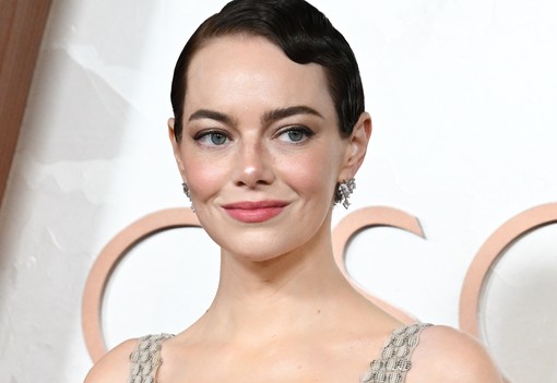 Emma Stone a világ legegyszerűbb ruhájában bizonyította be az Oscaron: a kevesebb több