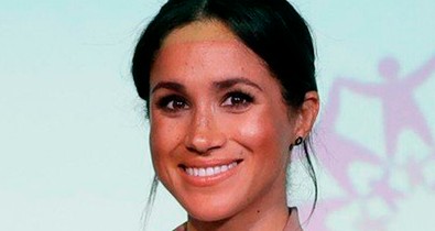 Nagyon kínos villantás: Meghan Markle bugyija teljesen látszik