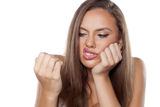 Utálod, hogy töredezik a körmöd? Ezeknek az ételeknek köszönhetően nem fog