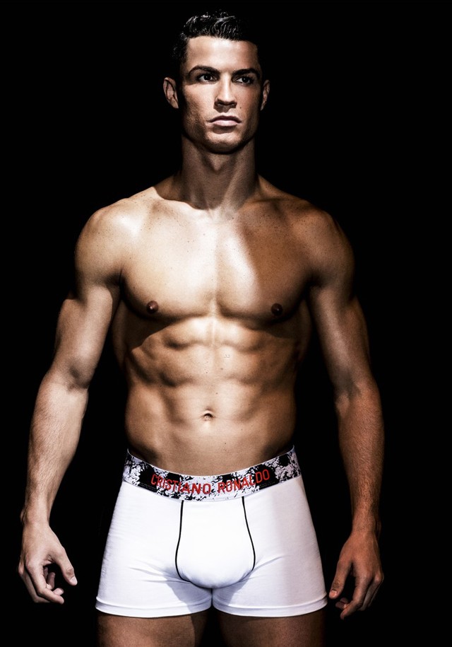 cristiano ronaldó, retusálás, cr7, alsónadrág, david beckham, reklám, fehérnemű