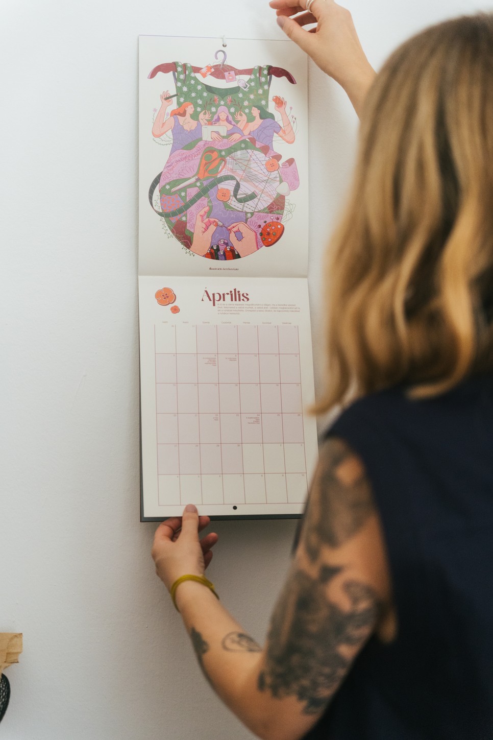 Az áprilisi illusztrációt Kerekes Kata készítette (Fotó: Sámson Réka)