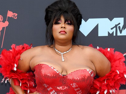 A királyi család egyik tagja lett az év divatdiktátora: íme a teljes lista