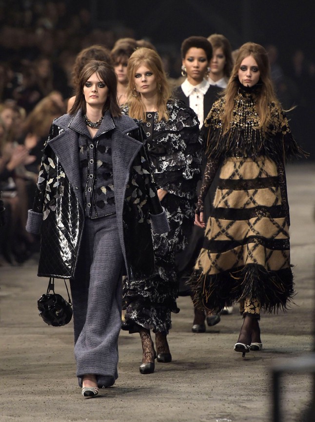Rómában Párizs? Naná! A Chanel 2016-os őszi kollekciójával lehetséges