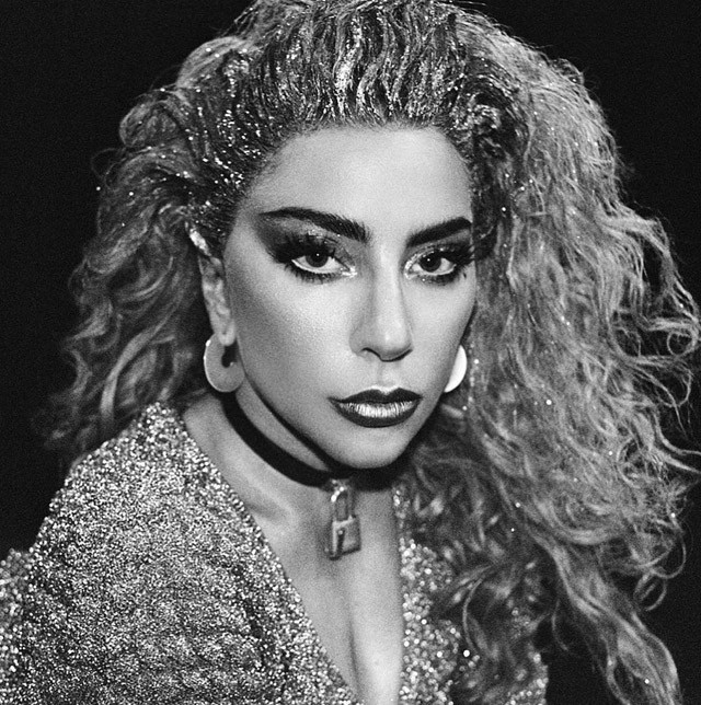 Lady Gaga feneke olyan kerek, mint egy hamvas barack!