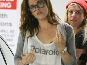 A szemüveges Kristen Stewart kiakadt a fotósokra