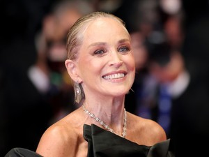 Sharon Stone 68 évesen tért vissza a kifutóra, a lélegzete is elakadt a nézőknek
