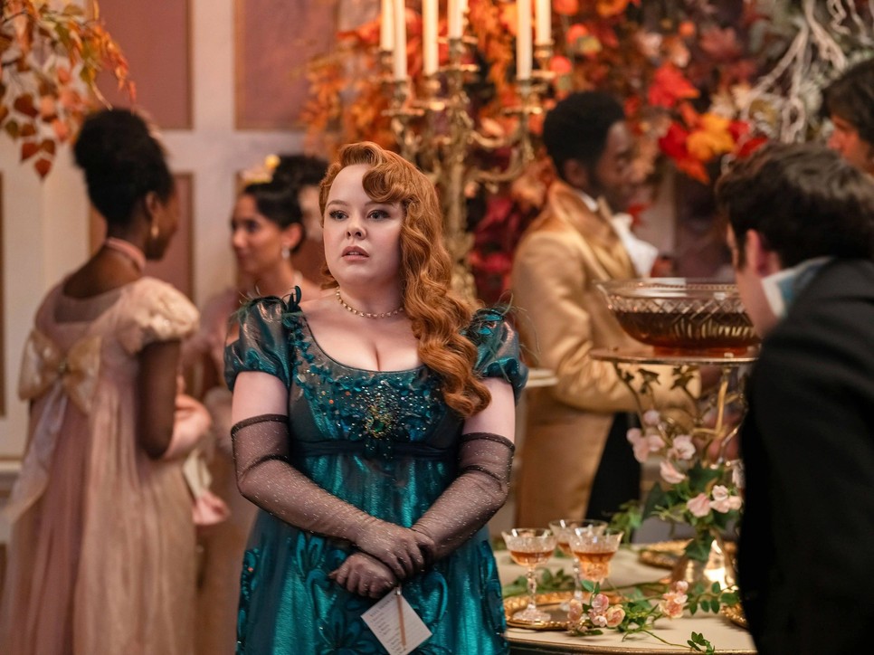 Penelope hajszínéhez a zöld és a kék tökéletesen passzol