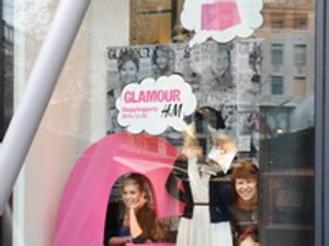 Tervezz kirakatot a GLAMOUR - H&M shoppingpartira