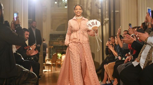 Így vált Rihanna a divatbemutatók stíluskirálynőjévé