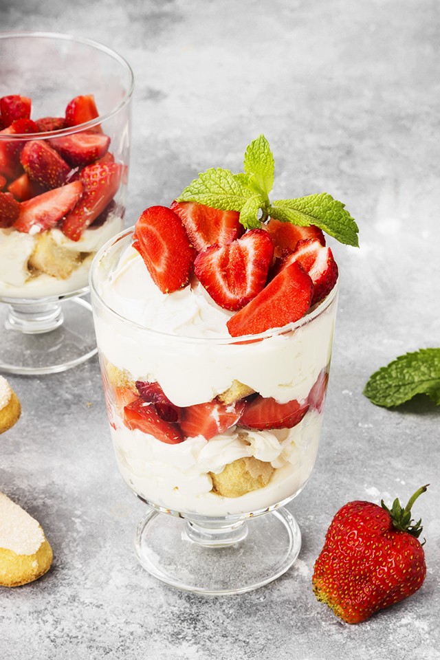 Mennyei epres-bazsalikomos kehely, amit 10 perc alatt el tudsz készíteni