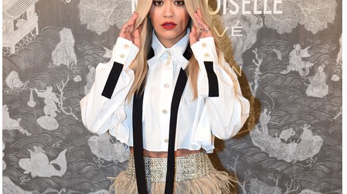 Rita Ora drága, de rettenetes göncökben