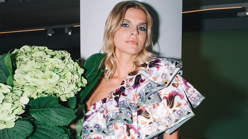 Magyar nepo babyk viselték a Sugarbird és a Zsolnay kollaborációs kollekcióját a Budapest Central European Fashion Weeken