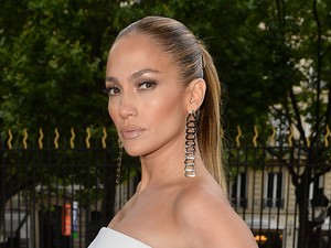 Jennifer Lopez felrobbantotta Caprit fenékriszálásával, videó is van róla!