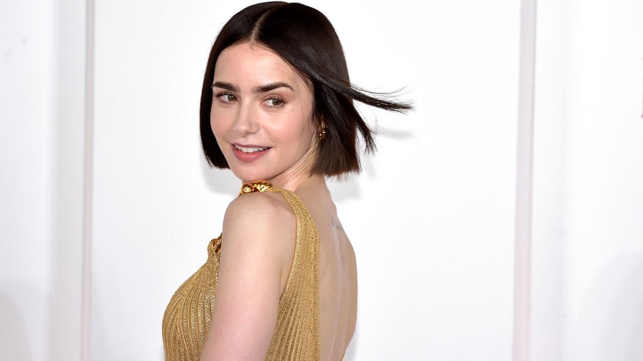 Lily Collins csak úgy ragyog!