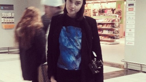 A modell ma a kamera másik oldalán!