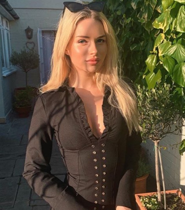 Tipikus példa: Kate Moss húga egyáltalán nem úgy néz ki a valóságban, mint Instagram fotóin