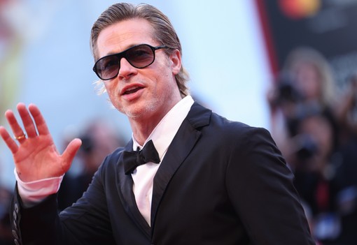 Igen, ez itt tényleg Brad Pitt, amikor még a Dallas című sorozatban játszott