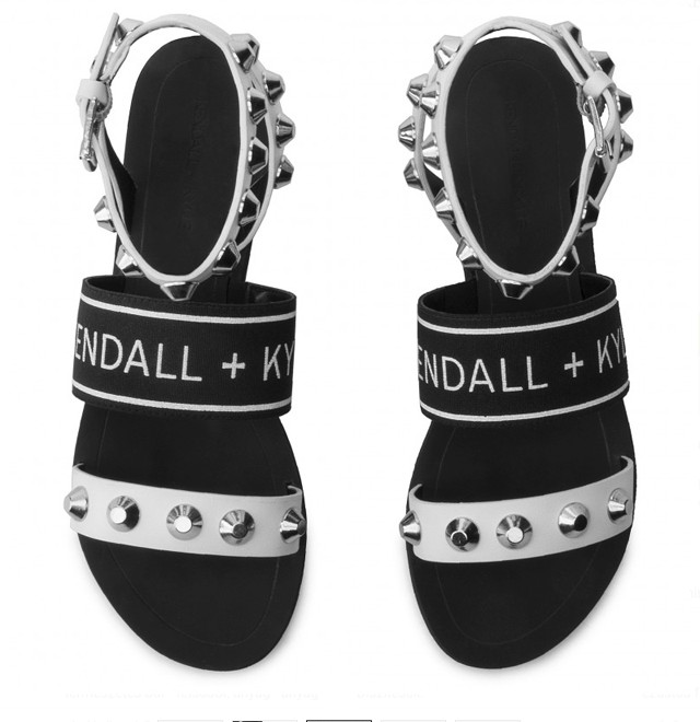 Szegecses szandál KENDALL + KYLIE ecipo.hu 48800 Ft