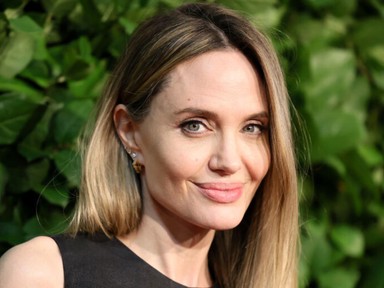 Angelina Jolie melltartó nélkül vonult végig a vörös szőnyegen, csak úgy árad belőle a felszabadultság