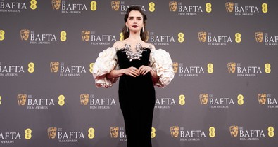 Lily Collins rövidre vágatta a haját, és hirtelen alig ismertünk rá