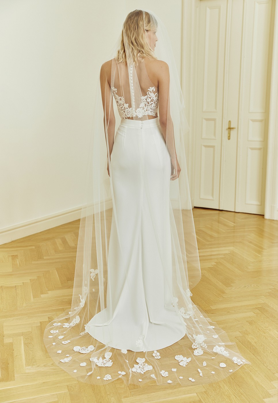 A meseszép menyasszonyi ruhák tervezője, Sármán Nóra a következő szezonra valami igazán különleges álmodott meg