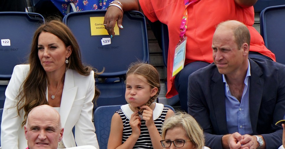 Katalin hercegné a szezon legmenőbb színében tündökölt a lelátón, de a show-t akkor is Sarolta lopta el arckifejezéseivel