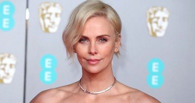 Charlize Theron lenyűgöző és szexi volt Londonban