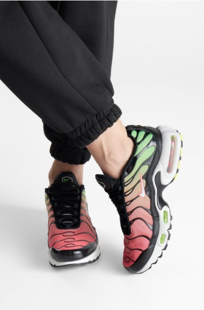 Edzőcipő Nike CCC 63.990 Ft helyett GLAMOUR-napok SUMMER WEEK 2024. kuponnal -20% kedvezménnyel 51.192 Ft