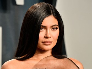 Kylie Jenner visszahozta a 2000-es évek legidegesítőbb trendjét, a végeredmény mégis zseniális