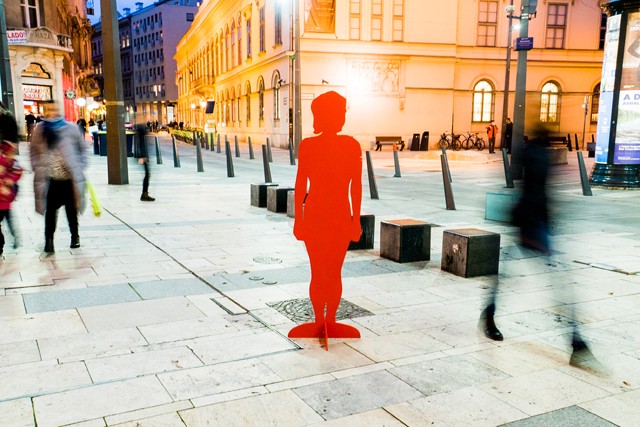 Magyarországon évente körülbelül ötven nő hal meg családon belüli erőszak következtében