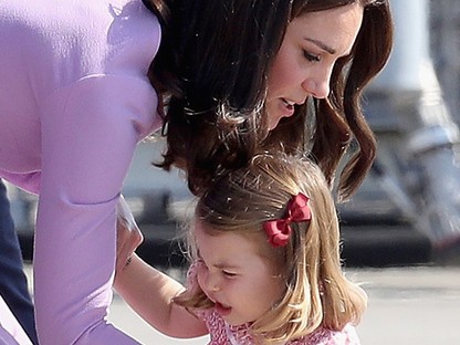 Ilyen, amikor Katalin hercegné átlagos anyukaként, lovasbemutatóra viszi a gyerekeit!