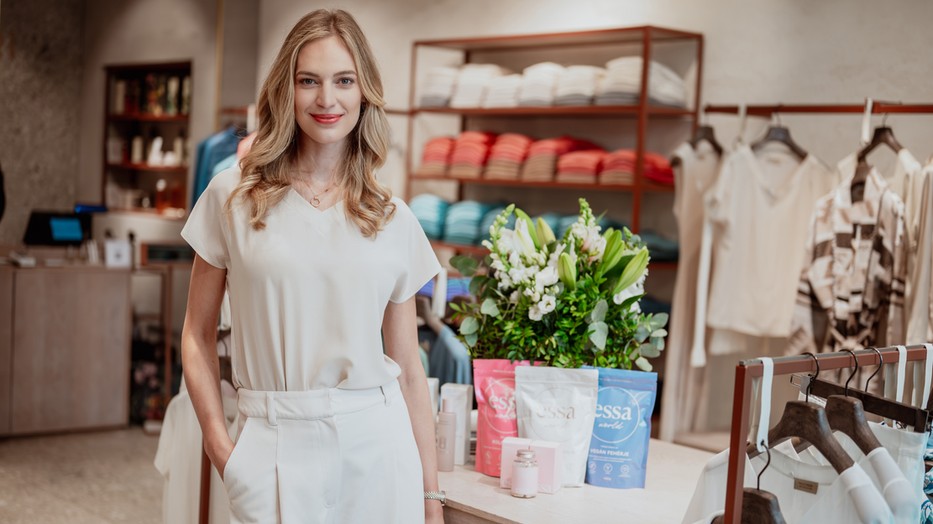 Axente Vanessa topmodell a falconeri egyik arca, az Essa World márka alapítója